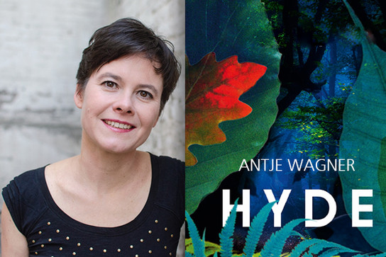 Portrait von Antje Wagner mit ihrem neuen Buch HYDE - Lesung im Berufsbildungswerk Neckargemünd